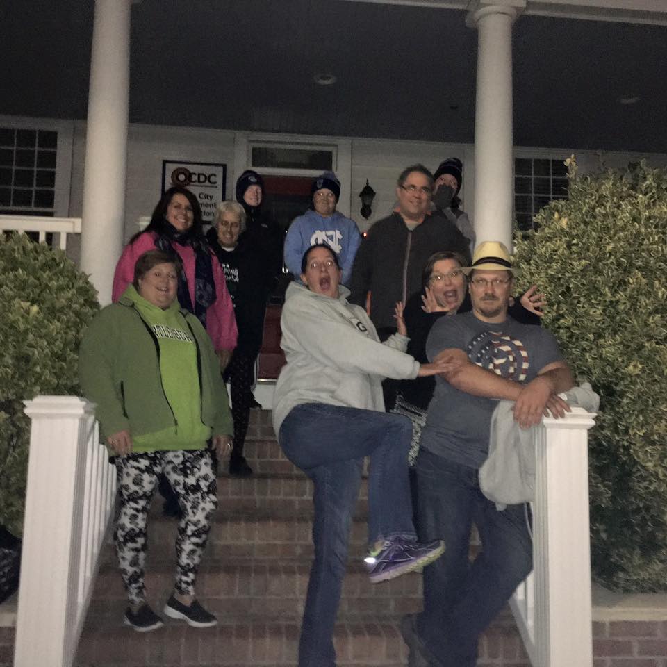 Guests in front of the Tarry-A-While in Ocean City MD